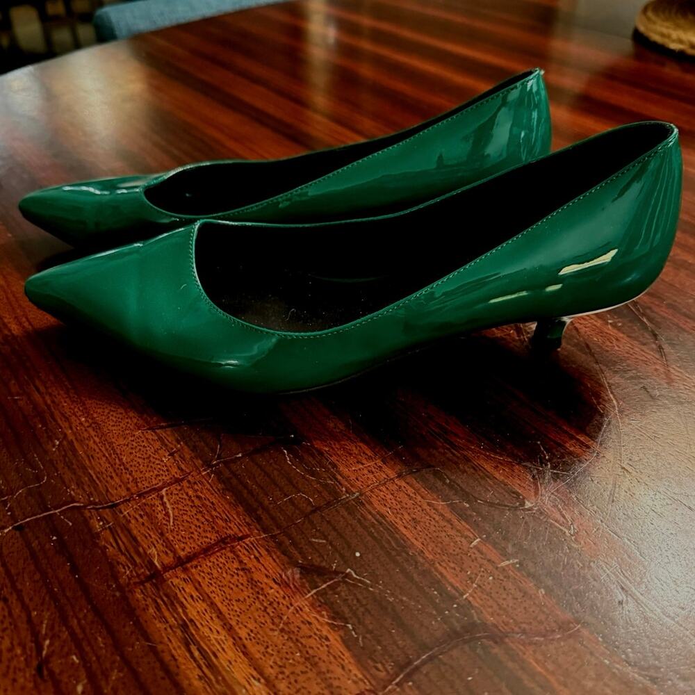 Amarantos Kelly Green Pointy Toe Ultra Low Kitten Heel Patent Leather Pumps 10 - Picture 2 of 5